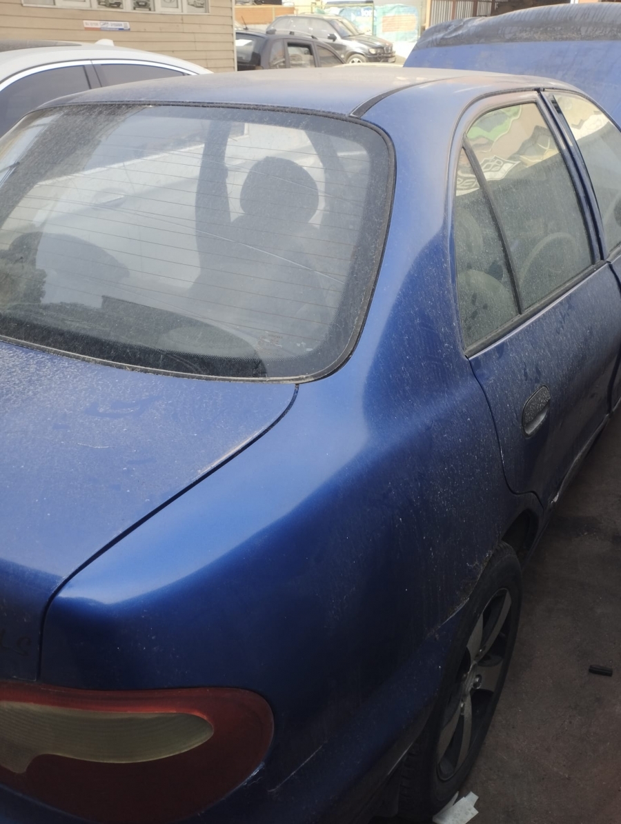 Accent yumurta kasa sağ 2 kapı sağ arka çamurluk