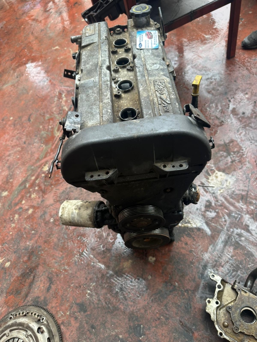 Ford escort 1.8 motor